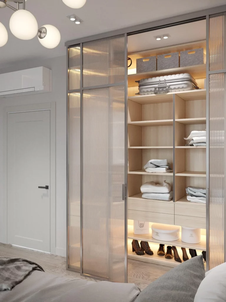 43 Small-Space Walk-In Closet Organization Ideas to Try This Season