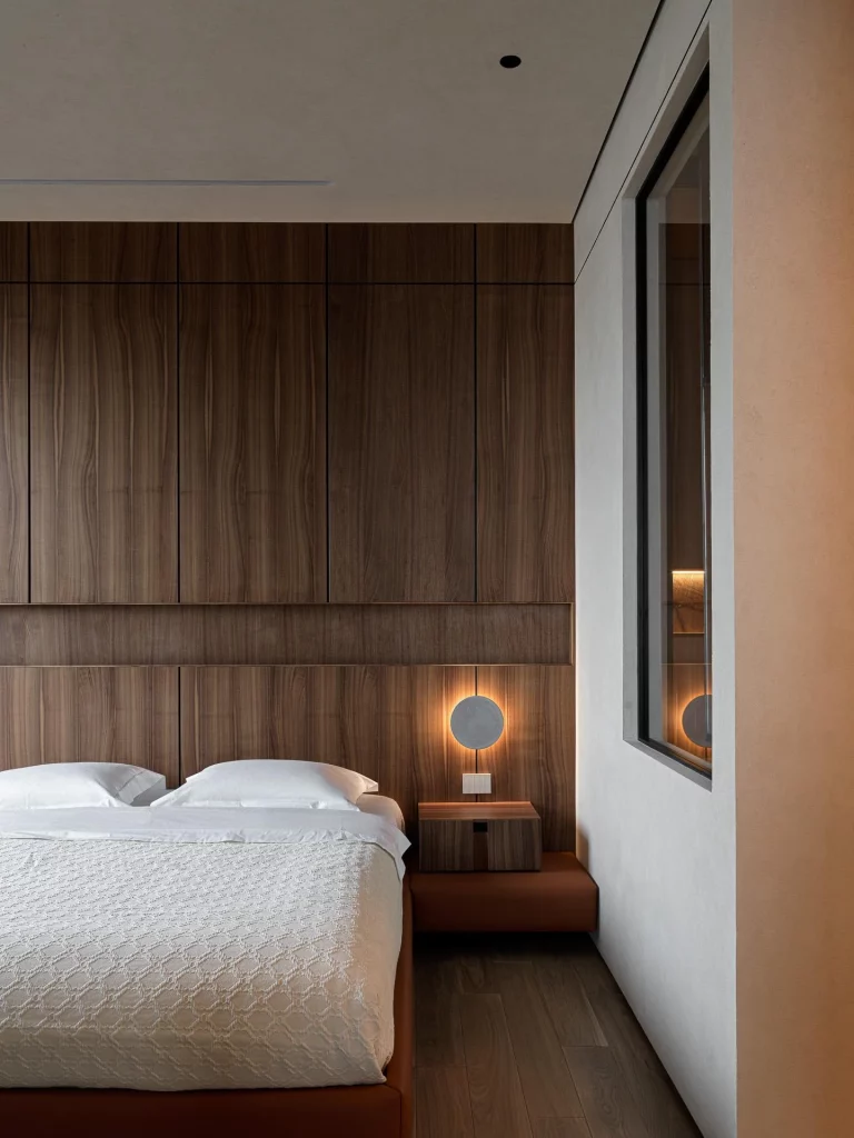 45 Natural Wood Bedroom Decor Ideas for Autumn 2026