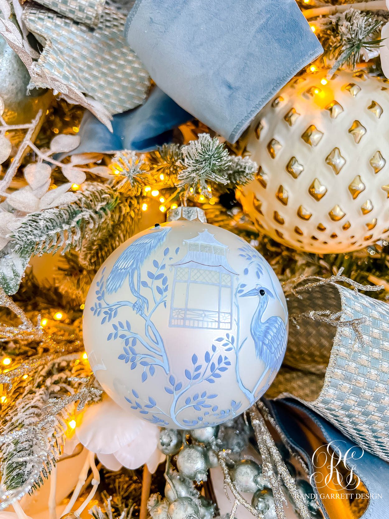 Chinoiserie Christmas Ornament with Cranes and Pagoda Chinoiserie Christmas Ornament with Cranes and Pagoda — Blue Christmas Decor