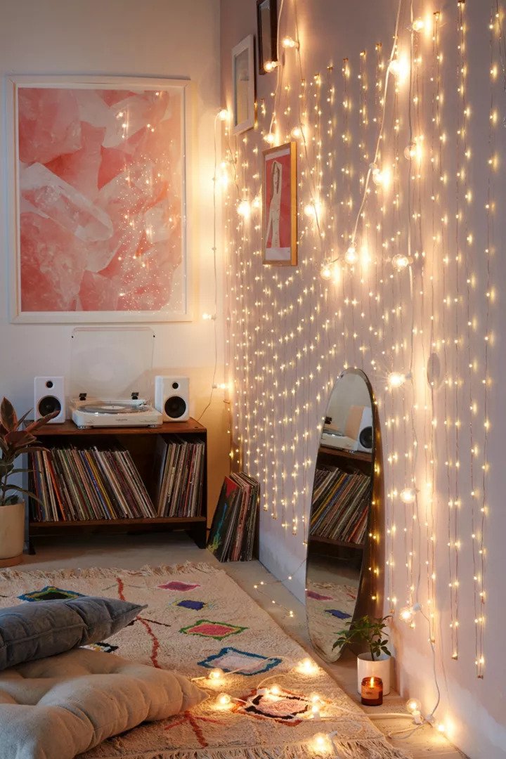 Boho Bedroom with a Dense Curtain of Fairy Lights Boho Bedroom with a Dense Curtain of Fairy Lights — Christmas Fairy Lights Wall