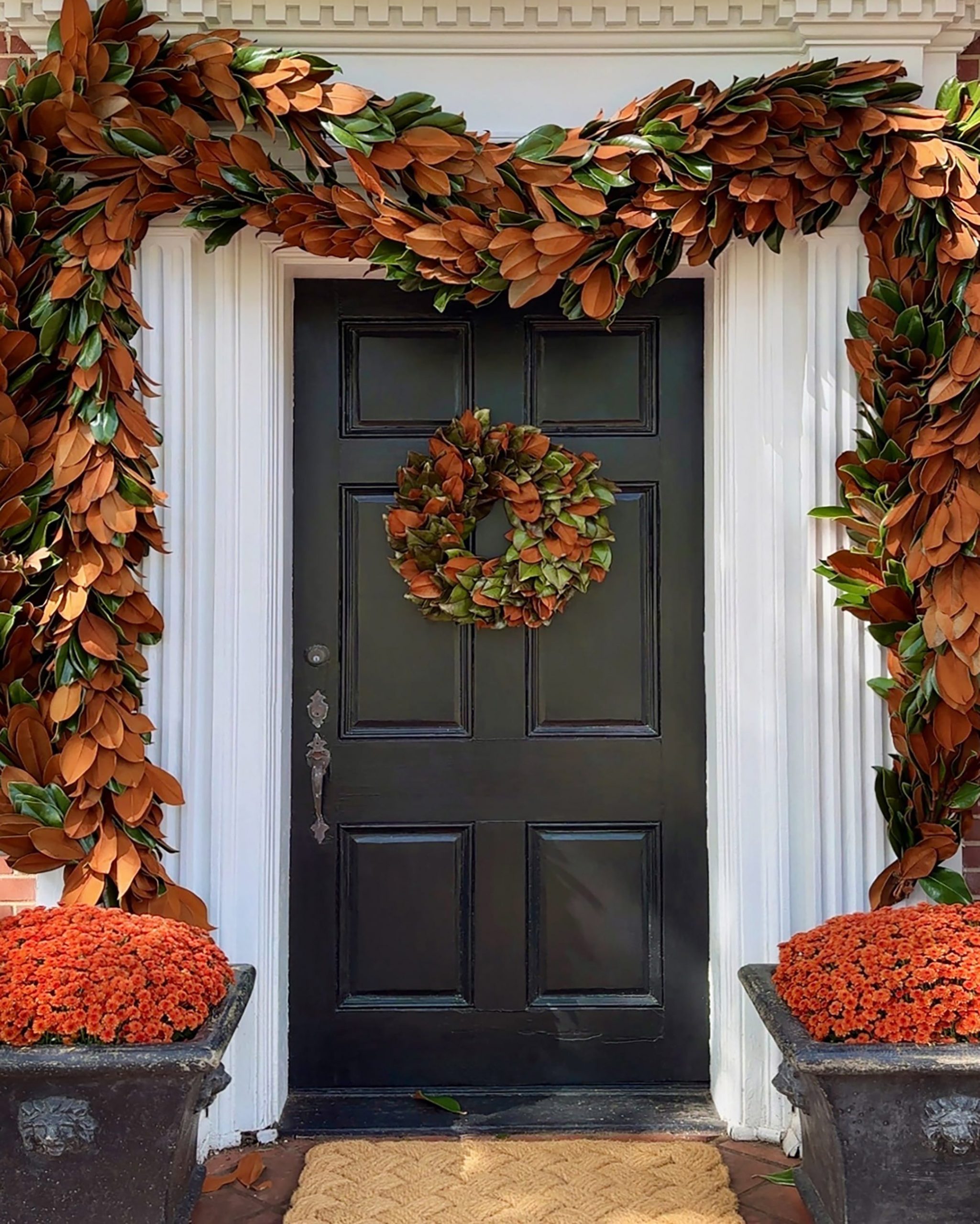 Outdoor Entryway with Magnolia Leaf Garland and Wreath Outdoor Entryway with Magnolia Leaf Garland and Wreath — Christmas Entryway Decor