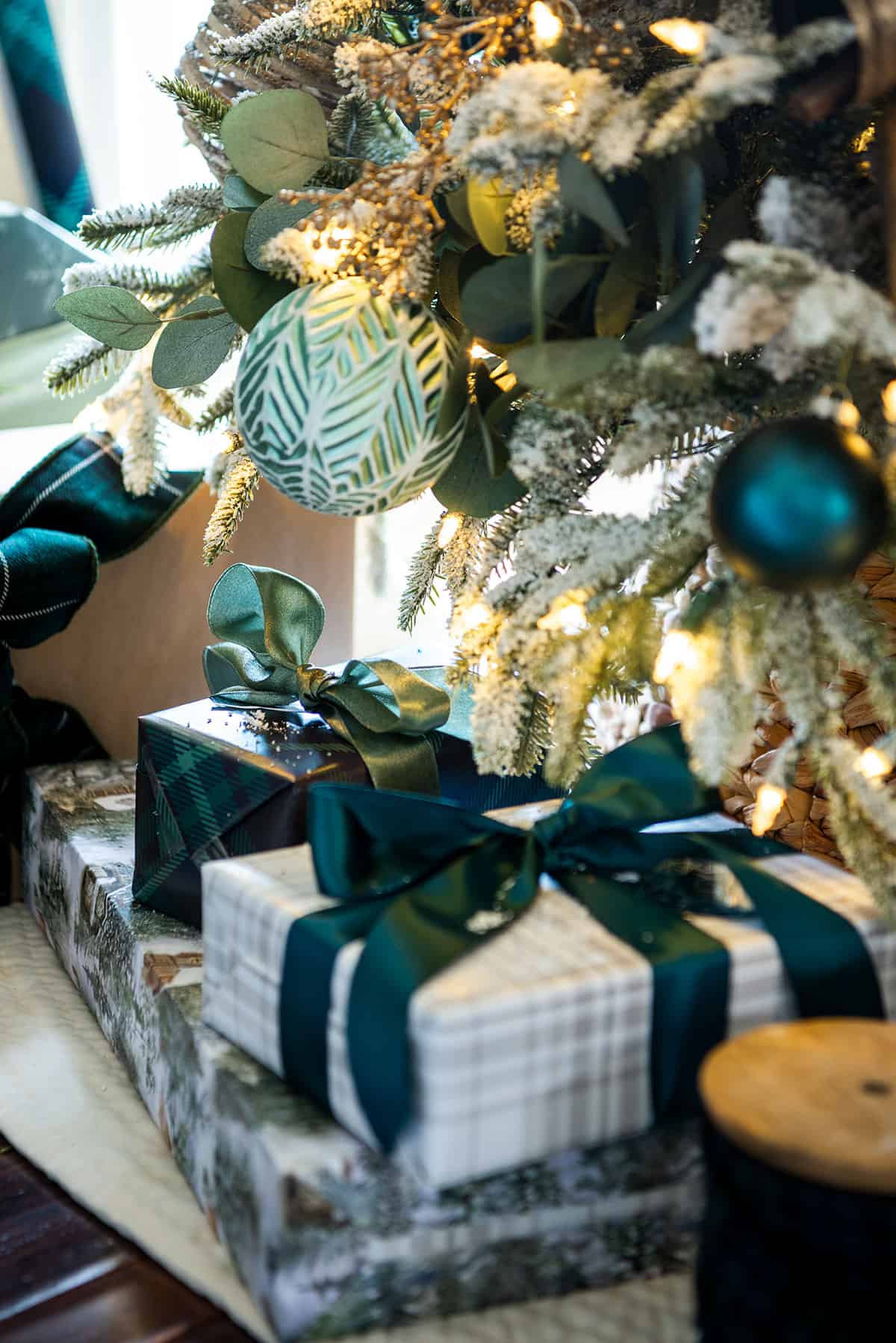 Aesthetic Christmas Gifts Wrapped in Green and Teal Aesthetic Christmas Gifts Wrapped in Green and Teal — Aesthetic Christmas Decor