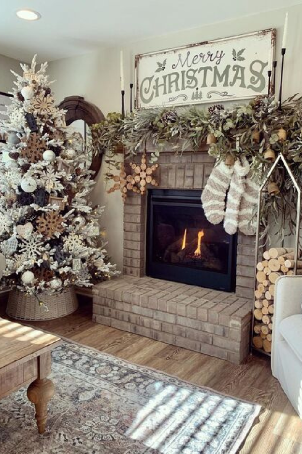 Cozy Farmhouse Fireplace with a Richly Decorated Christmas Tree — Farmhouse Christmas Decor