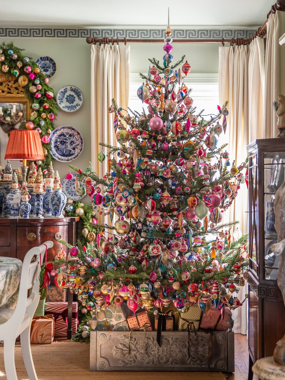 Abundantly Decorated Vintage Christmas Tree in Antique-Filled Room — Vintage Christmas Ornaments