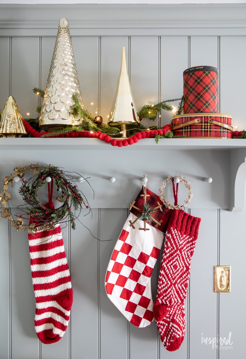 Farmhouse Christmas Shelf with Metallic Trees and Garlands Farmhouse Christmas Shelf with Metallic Trees and Garlands — Christmas Shelf Decor