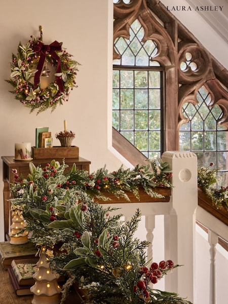 Traditional Staircase Garland and Wreath with Red Berries — Elegant Christmas Decor