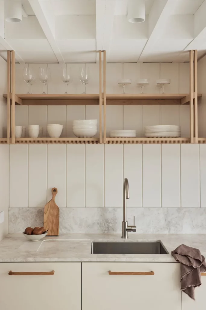 39 Stylish Modern Kitchen Ideas with Decorative Open Shelving