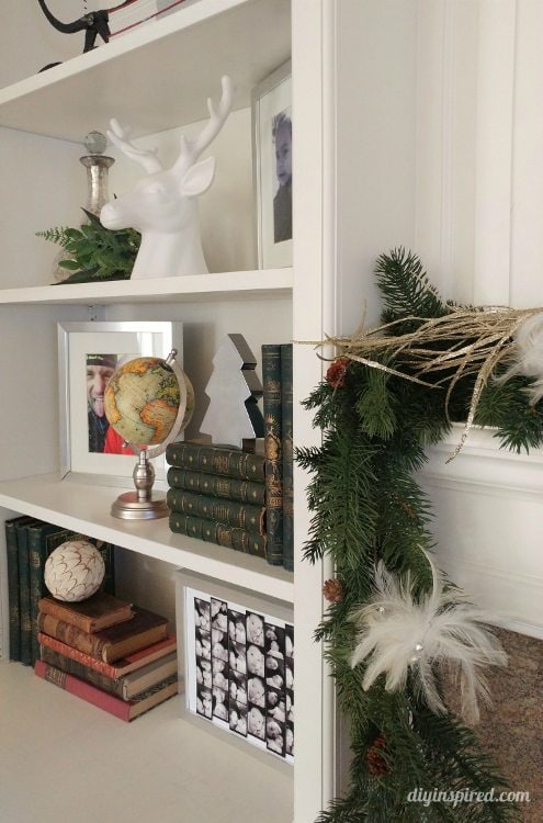 Traditional Shelving Unit with Christmas Garland Vignette Traditional Shelving Unit with Christmas Garland Vignette — Christmas Shelf Decor
