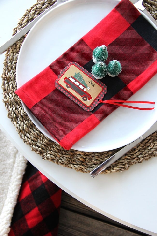 Farmhouse Place Cards with Car and Christmas Tree Graphic — Christmas Place Cards