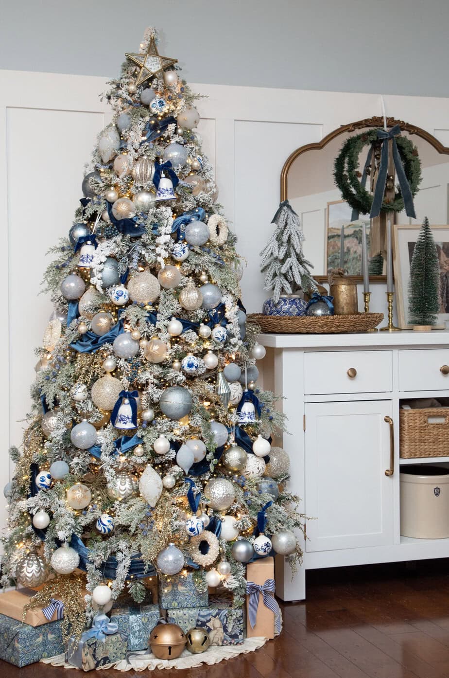 Elegant Blue and White Tree with a Classic Star Topper — Christmas Tree Topper