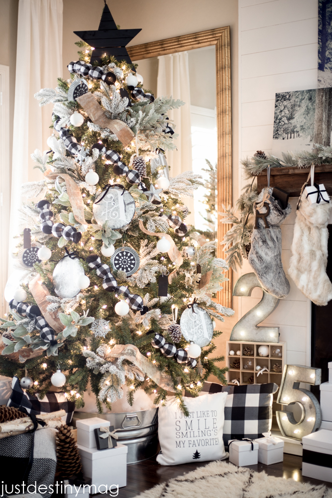 Farmhouse White Christmas Tree with Buffalo Check Accents — White Christmas Tree Decor