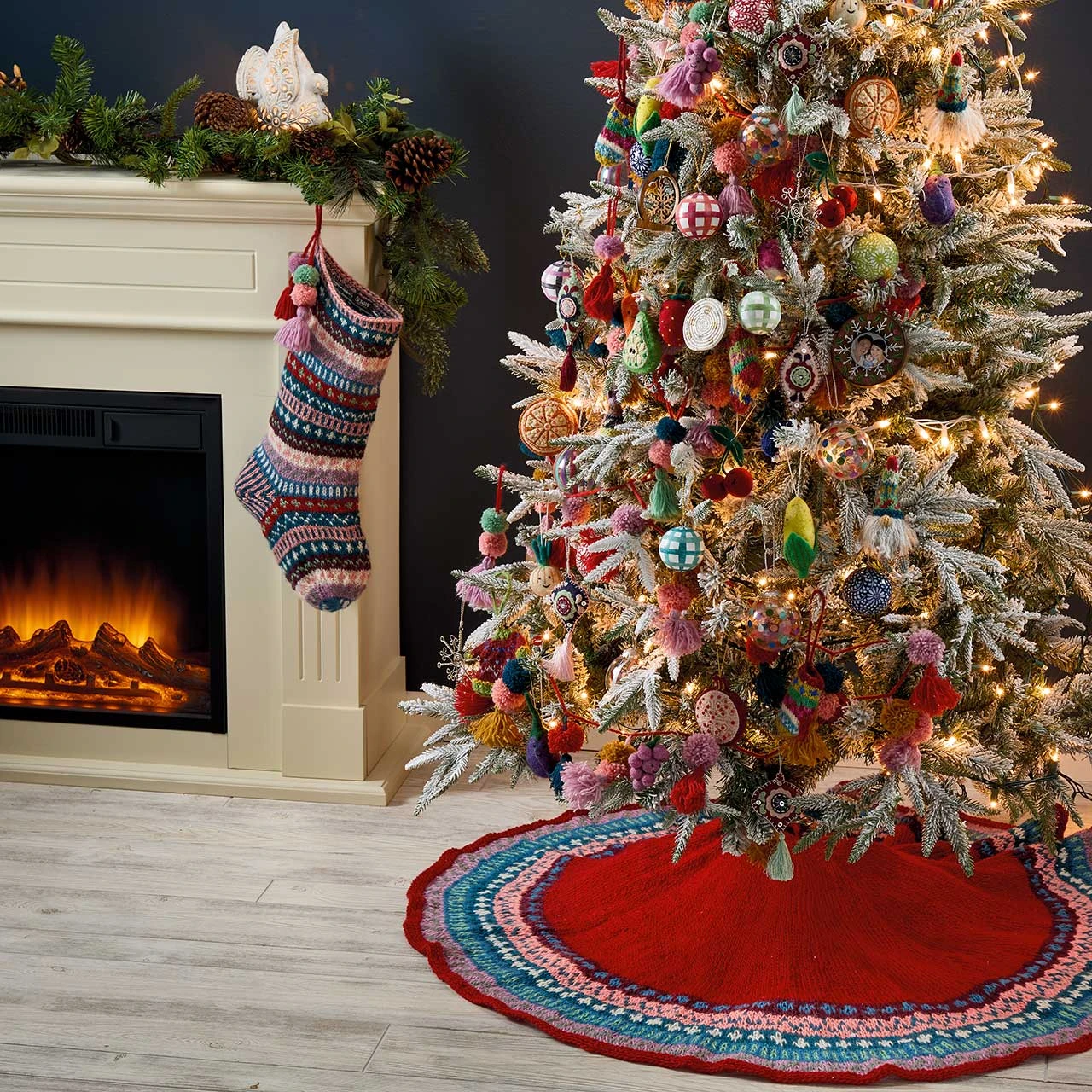 Boho Red Knit Skirt with Eclectic Trim Boho Red Knit Skirt with Eclectic Trim — Christmas Tree Skirt