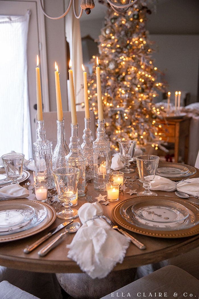 Rustic Elegant New Year's Eve Table with Candlelight and Bokeh Lights Rustic Elegant New Year's Eve Table with Candlelight and Bokeh Lights — New Years Eve Table Decor