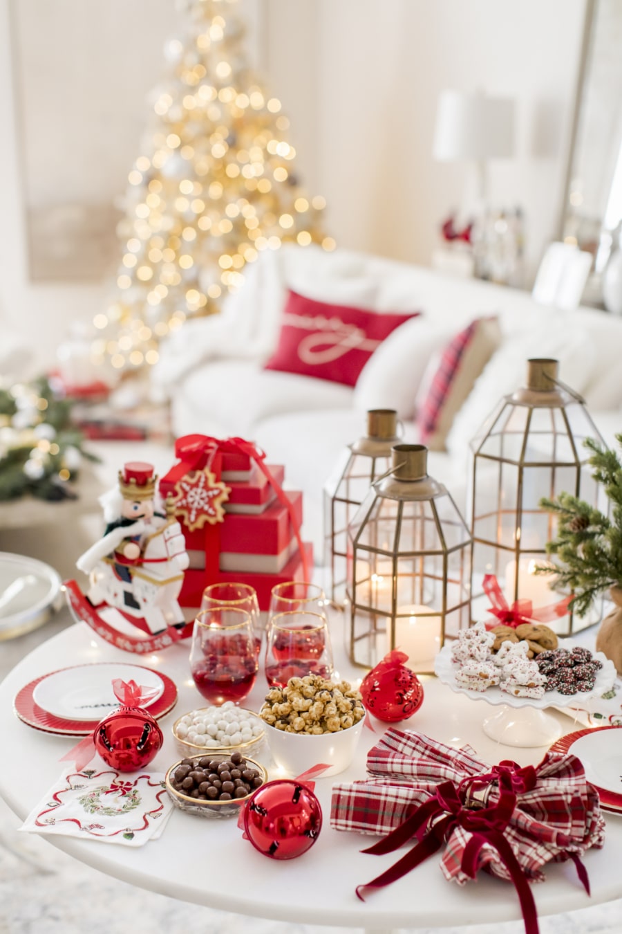 Lantern Glow: A Cozy Christmas Dessert Table