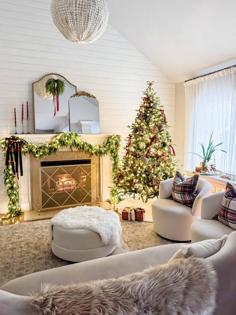 Modern Farmhouse Living Room with Lush Fireplace Garland Modern Farmhouse Living Room with Lush Fireplace Garland — Aesthetic Christmas Decor