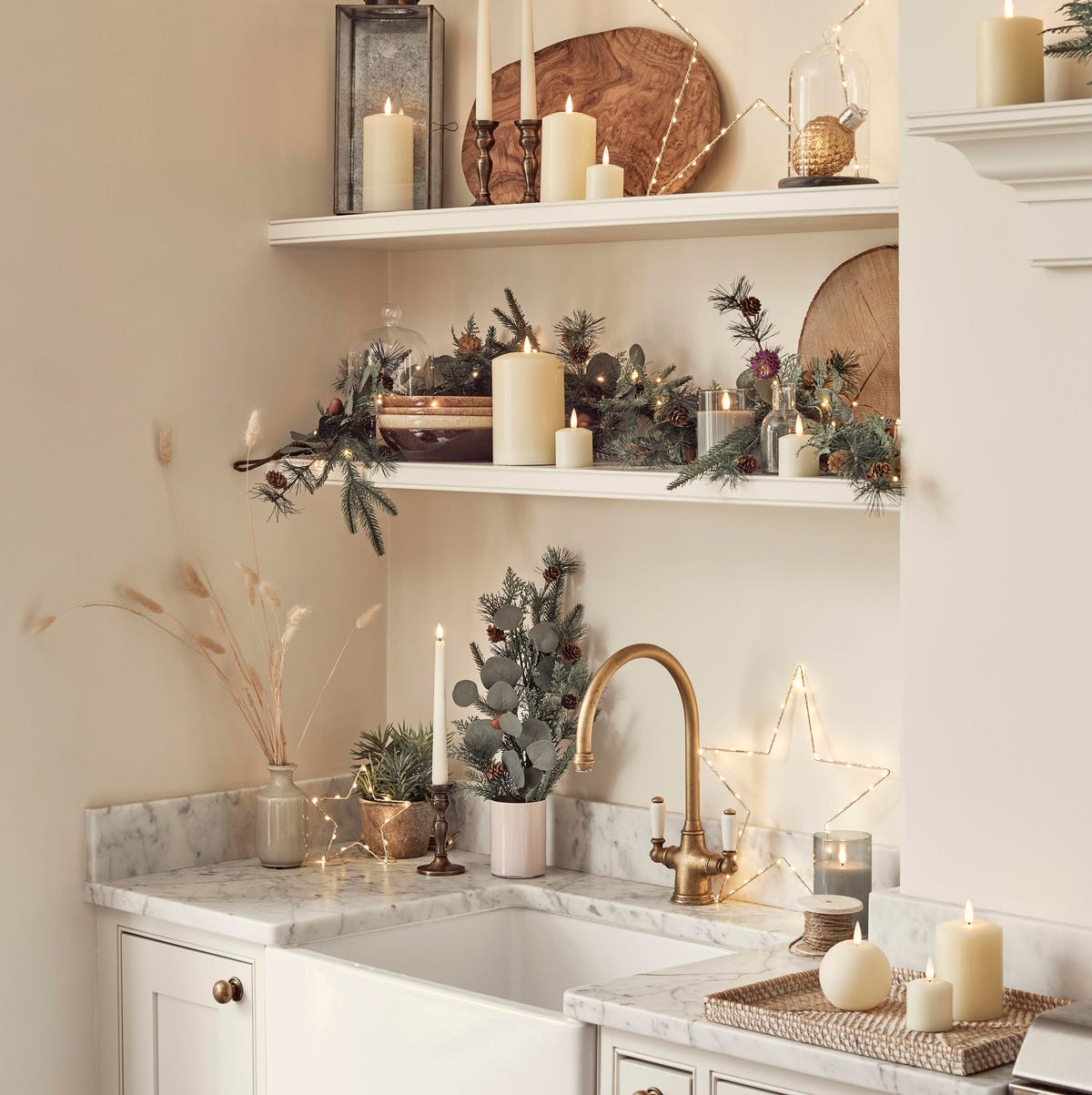 12 Christmas Kitchen Decor Ideas For 2023