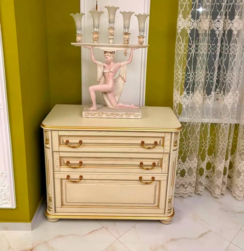 56 Old-World Inspired Furniture Ideas for a Sophisticated Home
