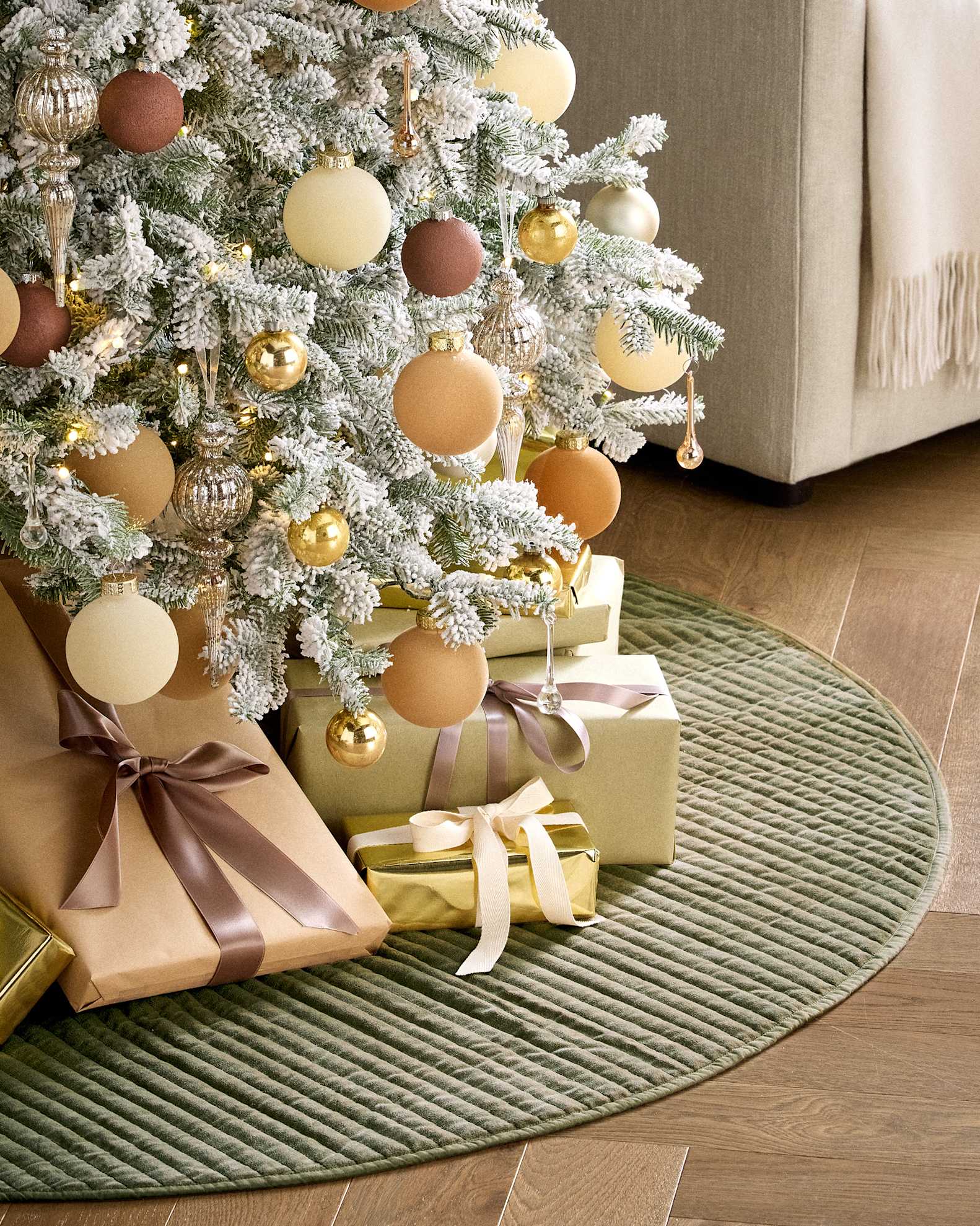 Sage Green Velvet Skirt with Quilted Texture Sage Green Velvet Skirt with Quilted Texture — Christmas Tree Skirt