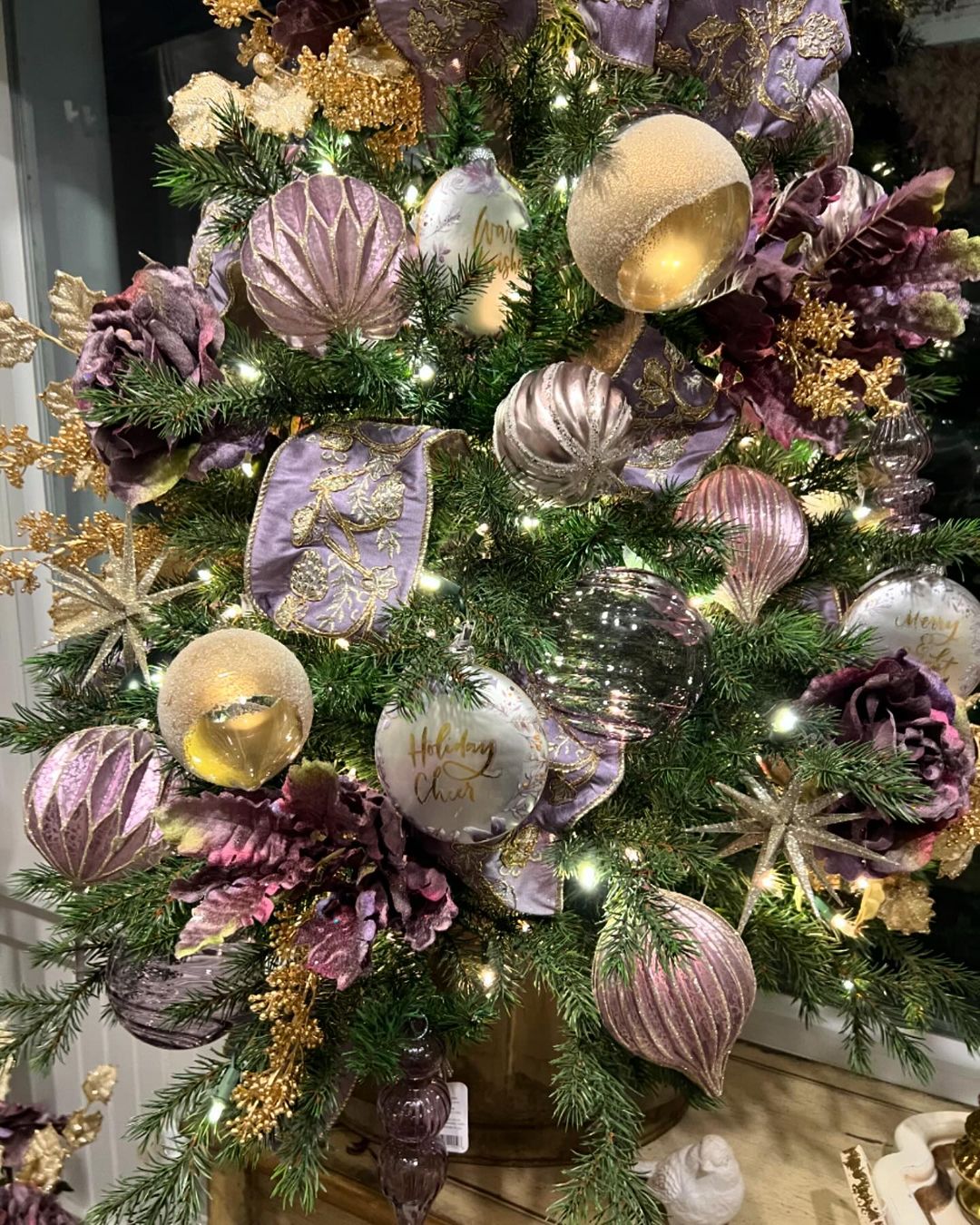 Glamorous Christmas Tree with Purple and Gold Ornaments — Christmas Tree Color Schemes