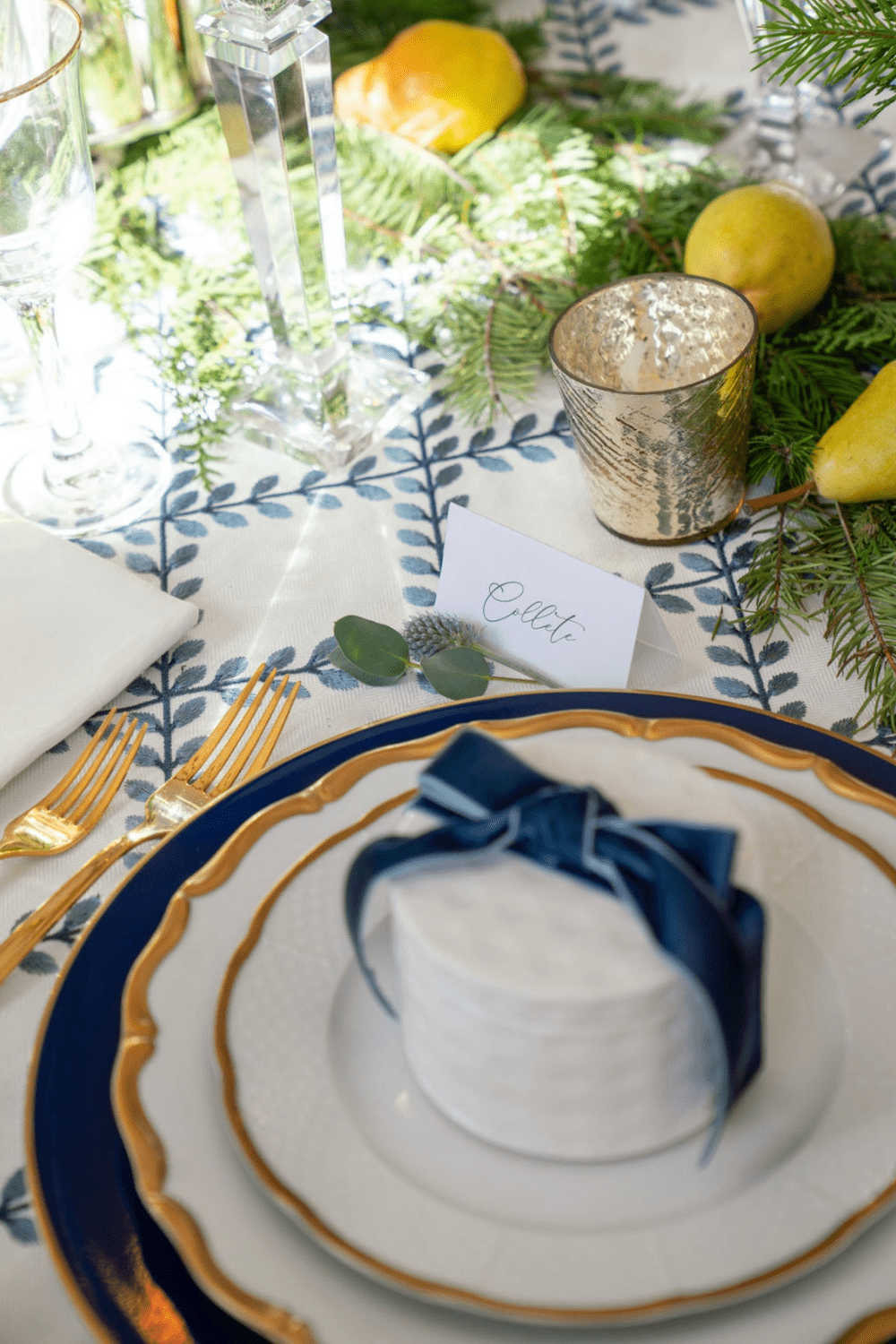 Sophisticated Blue and White Patterned Christmas Setting — Christmas Table Setting