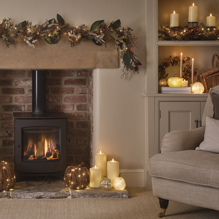 Christmas Garland with Greenery and Fairy Lights on Mantel Christmas Garland with Greenery and Fairy Lights on Mantel — Christmas Fairy Lights Living Room