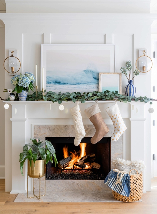Coastal Christmas Mantel with Ocean-Inspired Art Coastal Christmas Mantel with Ocean-Inspired Art — Coastal Christmas Decor