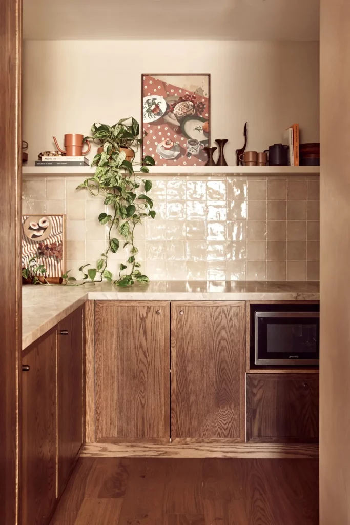 39 Stylish Modern Kitchen Ideas with Decorative Open Shelving