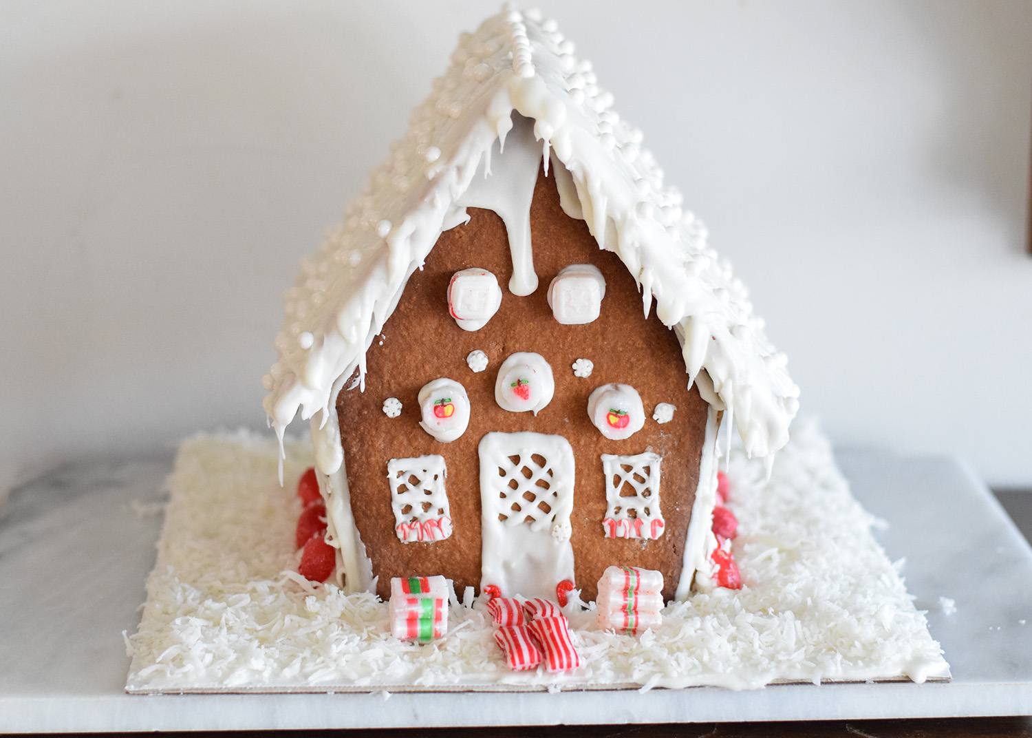 Meticulously Decorated Gingerbread House on a Platter — Gingerbread Christmas Decor