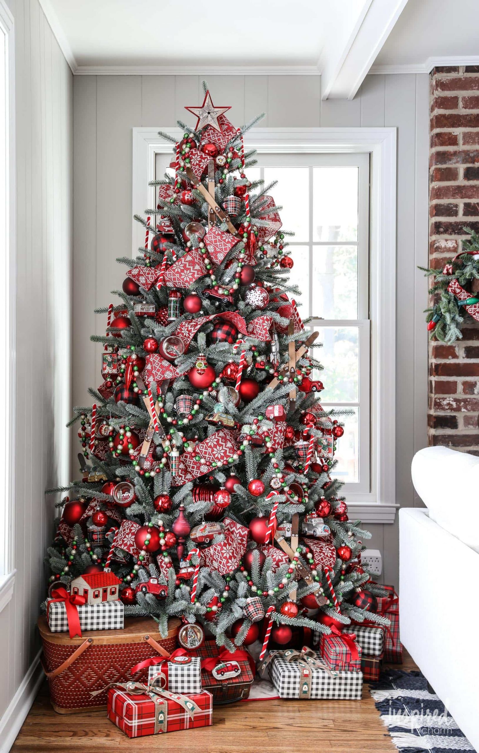 Farmhouse Christmas Tree Adorned with Plaid Ribbons and Candy Canes Farmhouse Christmas Tree Adorned with Plaid Ribbons and Candy Canes — Cozy Christmas Decor
