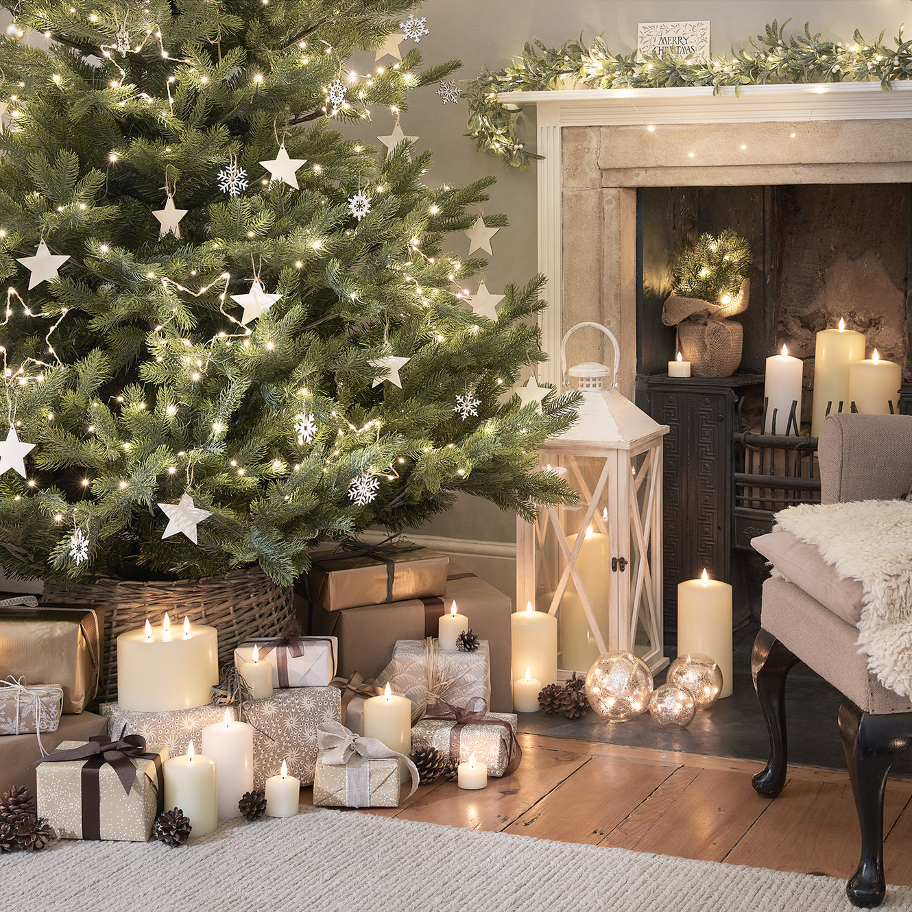 Traditional Living Room with Star Ornaments and Candlelight — Elegant Christmas Decor