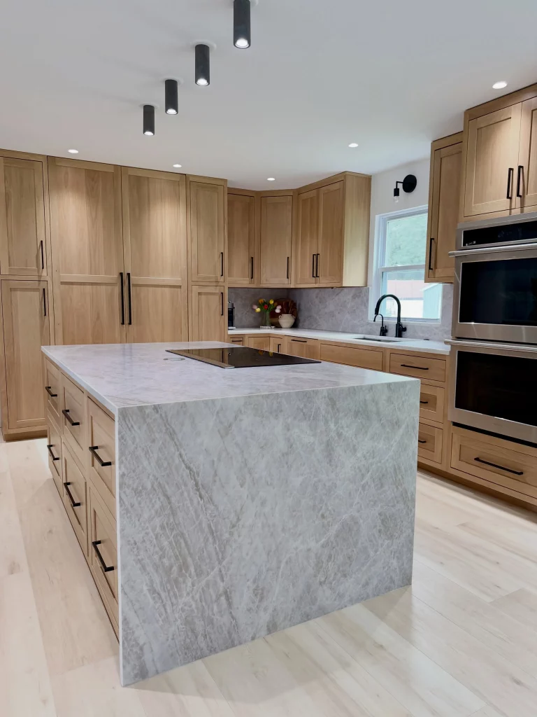 34 Minimalist White Oak Kitchen Ideas for a Warm and Modern Home
