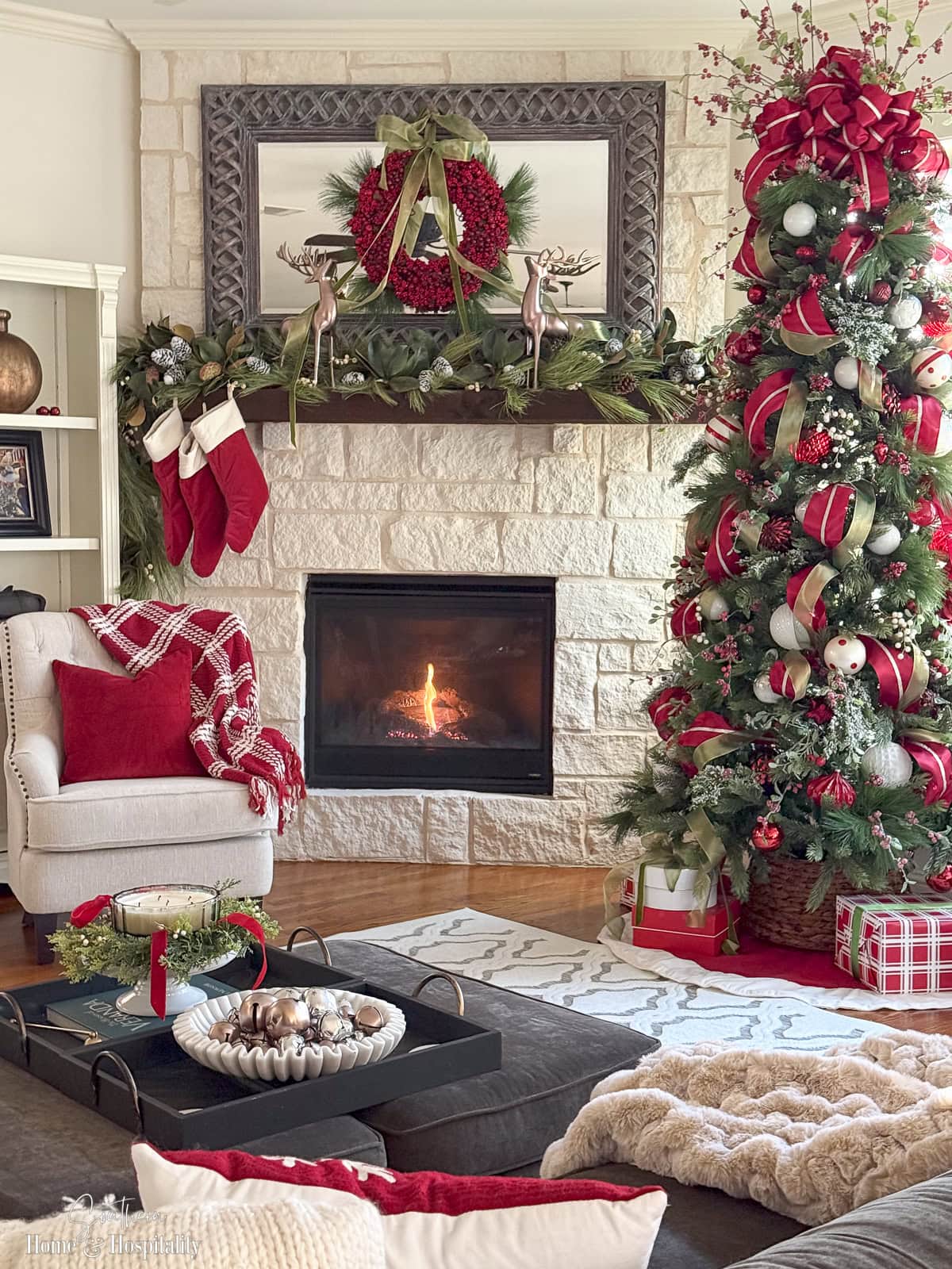 Farmhouse Mantel with Garland and Christmas Tree Farmhouse Mantel with Garland and Christmas Tree — Christmas Garland