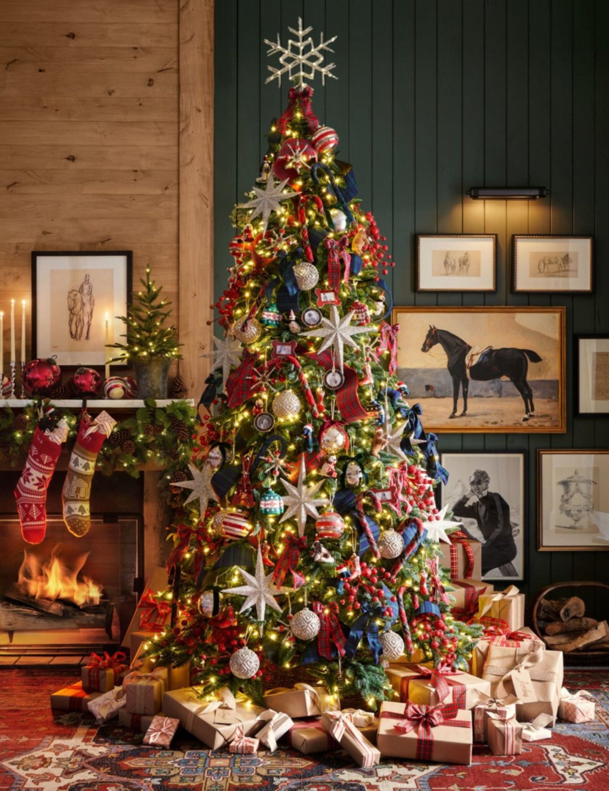 Rustic Tree with Abundant Star Ornaments and Red Accents Rustic Tree with Abundant Star Ornaments and Red Accents — Christmas Tree Trends 2026