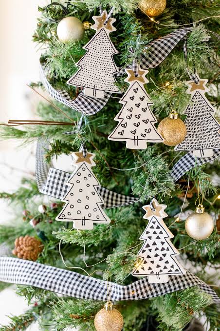 Hand-Drawn Ceramic Ornaments on a Farmhouse Christmas Tree — Farmhouse Christmas Decor