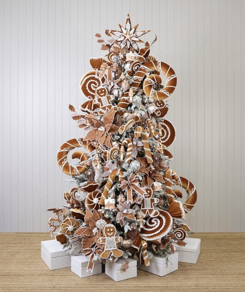 Whimsical Gingerbread-Themed Christmas Tree Display — Gingerbread Christmas Decor