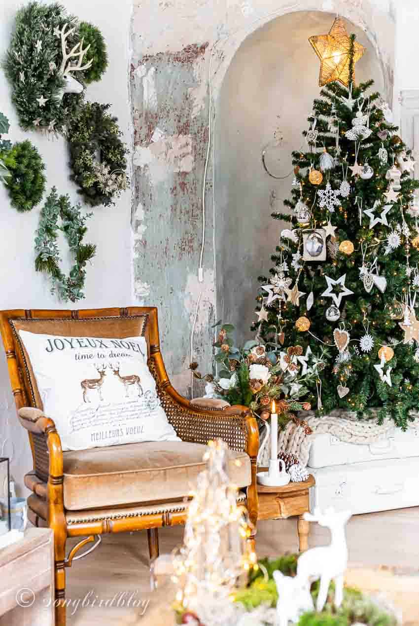 Vintage Living Room Corner with Festive Armchair — Simple Christmas Decor