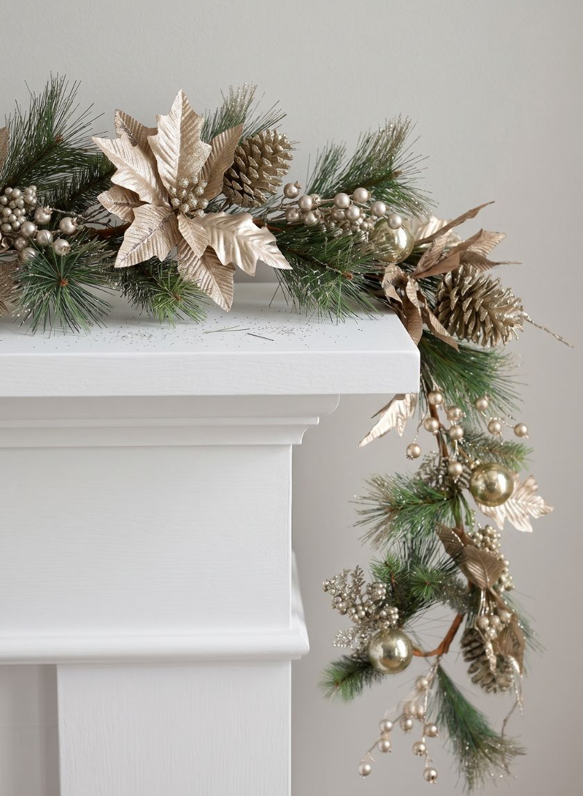 Glam Mantelpiece Garland with Gold Accents Glam Mantelpiece Garland with Gold Accents — Christmas Garland