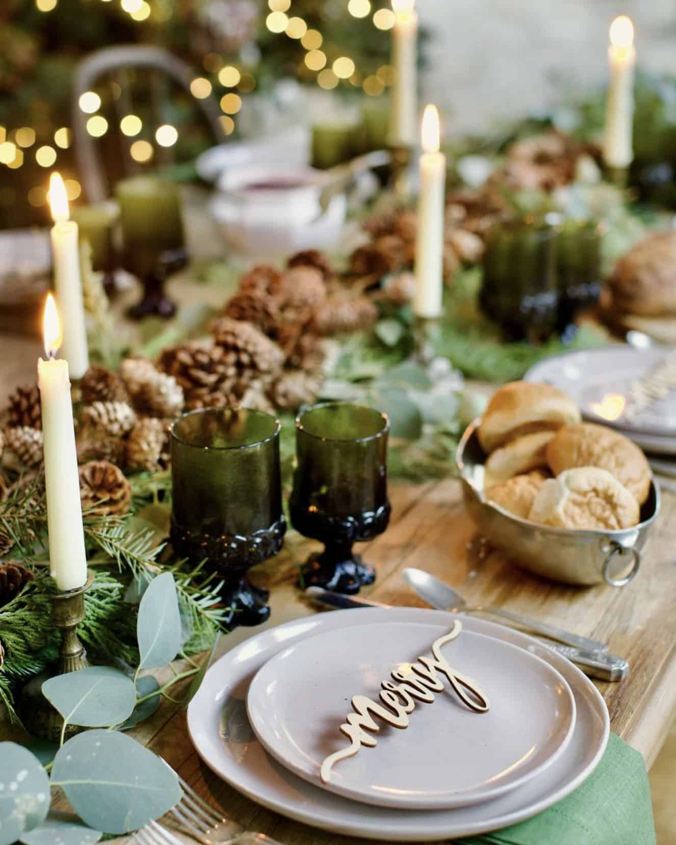 Atmospheric Rustic Christmas Table with Natural Elements — Christmas Table Setting
