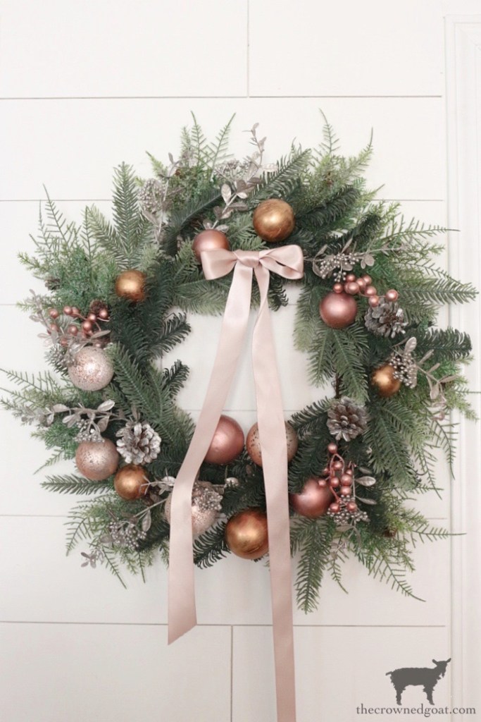 Elegant Wreath with Rose Gold and Bronze Ornaments — Christmas Wreath