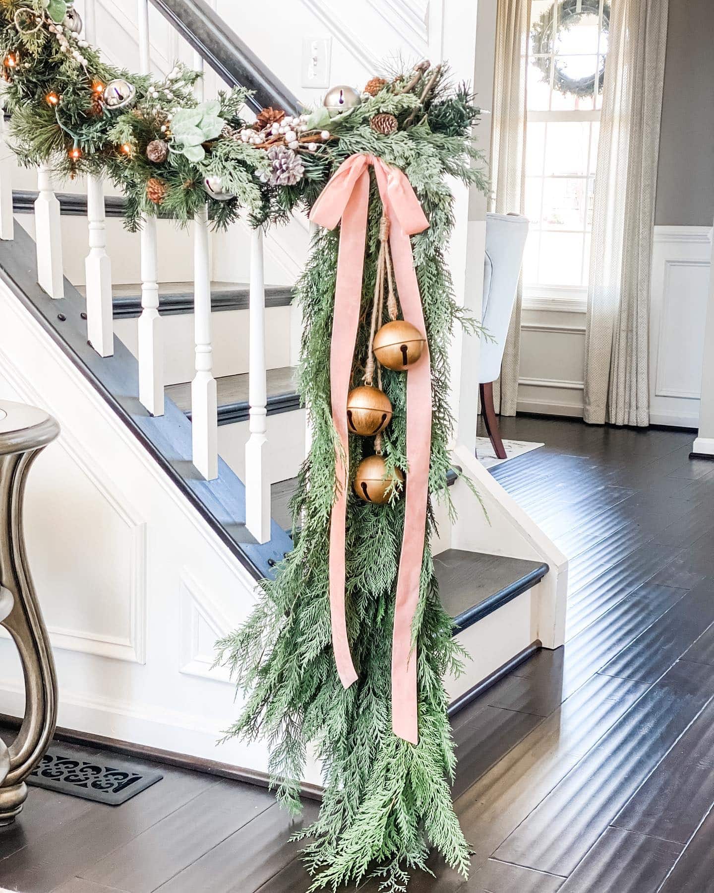 Traditional Staircase with Large Christmas Tree Traditional Staircase with Large Christmas Tree — Christmas Staircase Decor