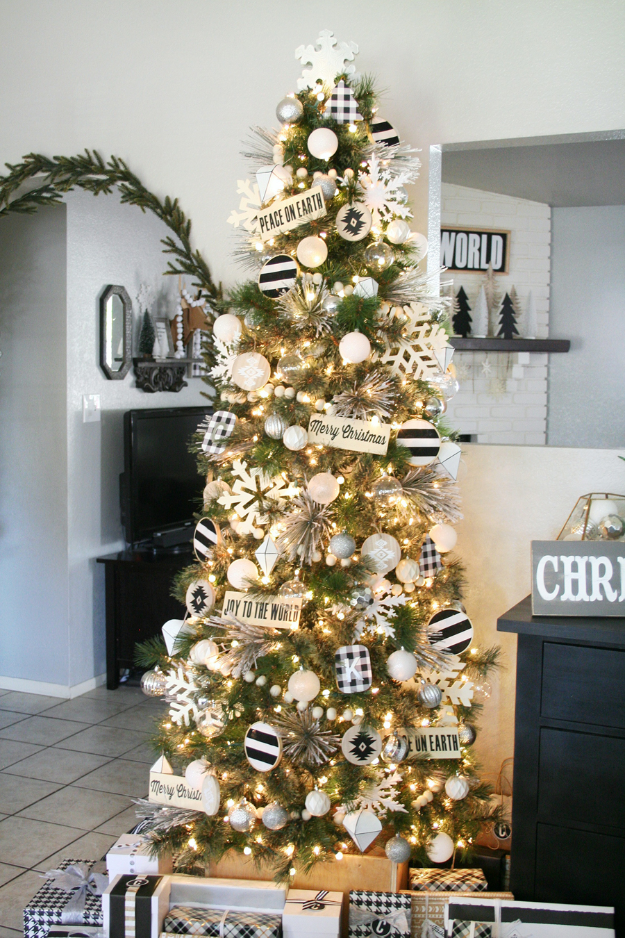 Black and White Christmas Tree with Silver Accents — White Christmas Tree Decor