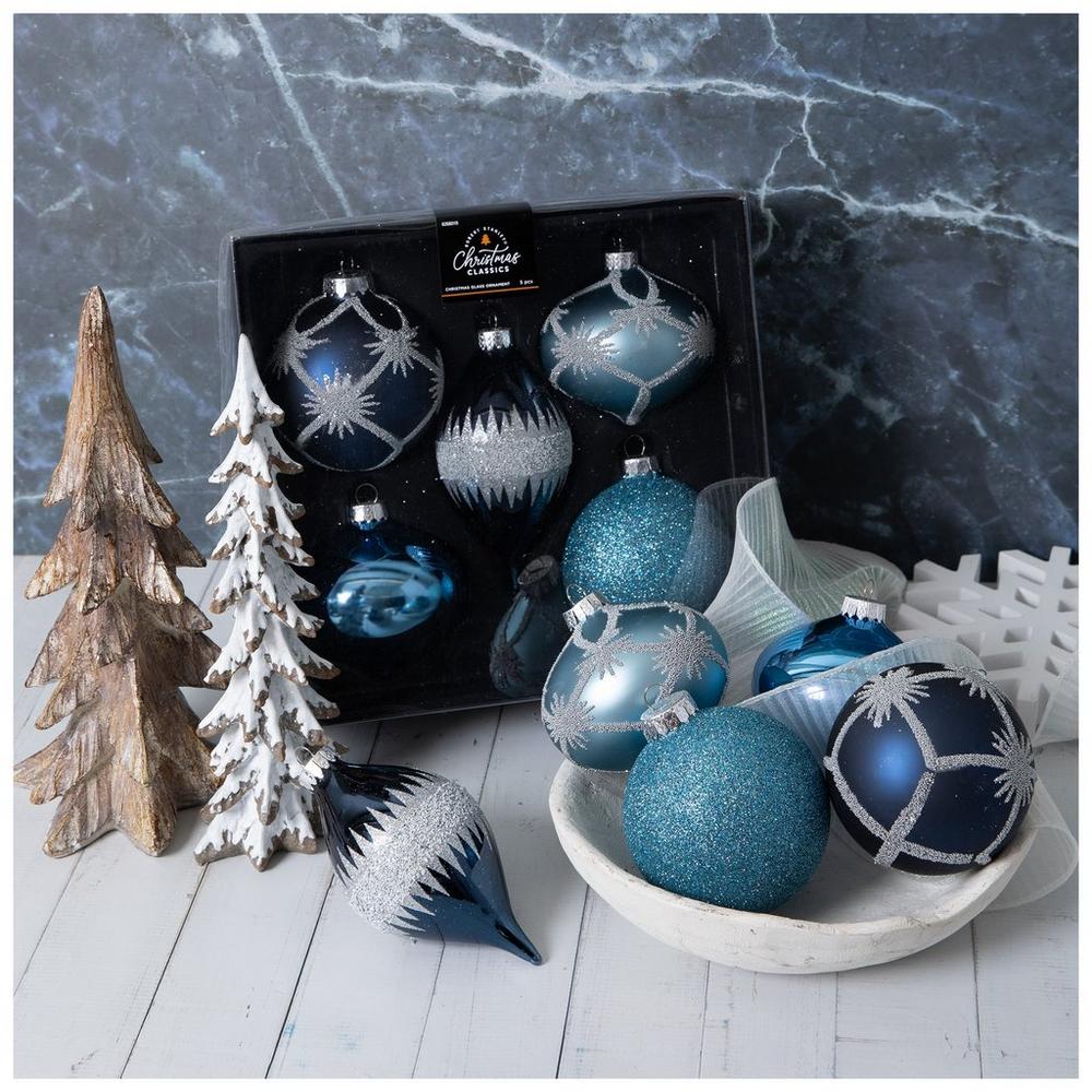 Modern Blue and Silver Ornament Vignette Modern Blue and Silver Ornament Vignette — Blue Christmas Decor