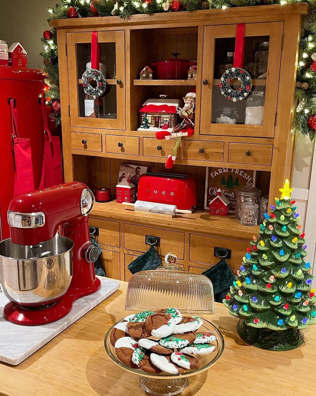 Cozy Kitchen Hutch and Countertop Christmas Display Cozy Kitchen Hutch and Countertop Christmas Display — Cozy Christmas Decor