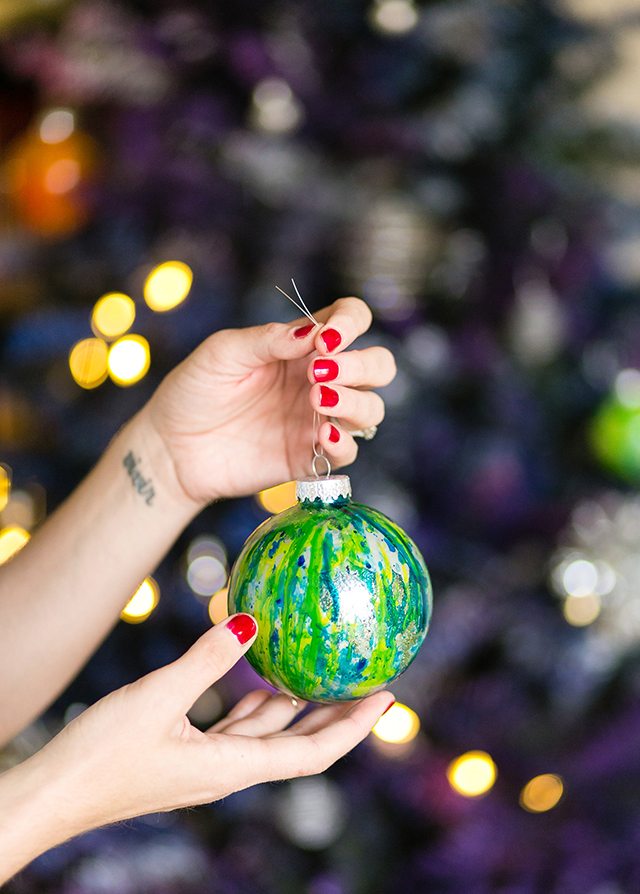 Vibrant Swirled Paint Christmas Ornaments — DIY Christmas Ornaments