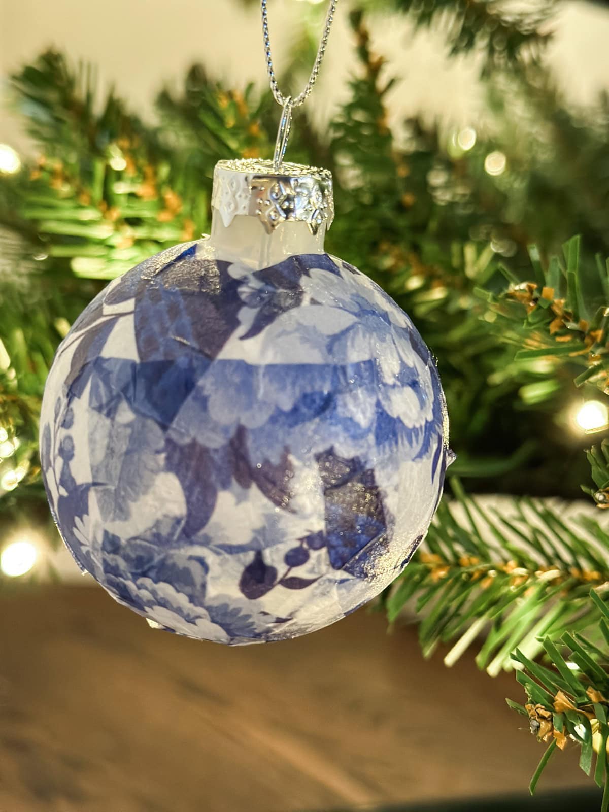 DIY Blue and White Floral Paper Ornament DIY Blue and White Floral Paper Ornament — Blue Christmas Decor