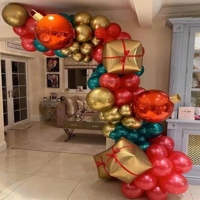 Festive Red, Gold, and Teal Balloon Garland with Ornament Balloons Festive Red, Gold, and Teal Balloon Garland with Ornament Balloons — Christmas Balloon Garland