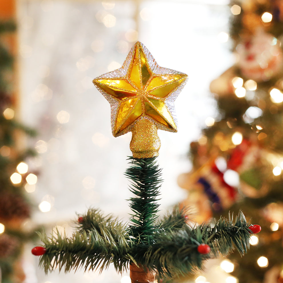 Classic Gold Star Topper for a Timeless Holiday Tree — Christmas Tree Topper