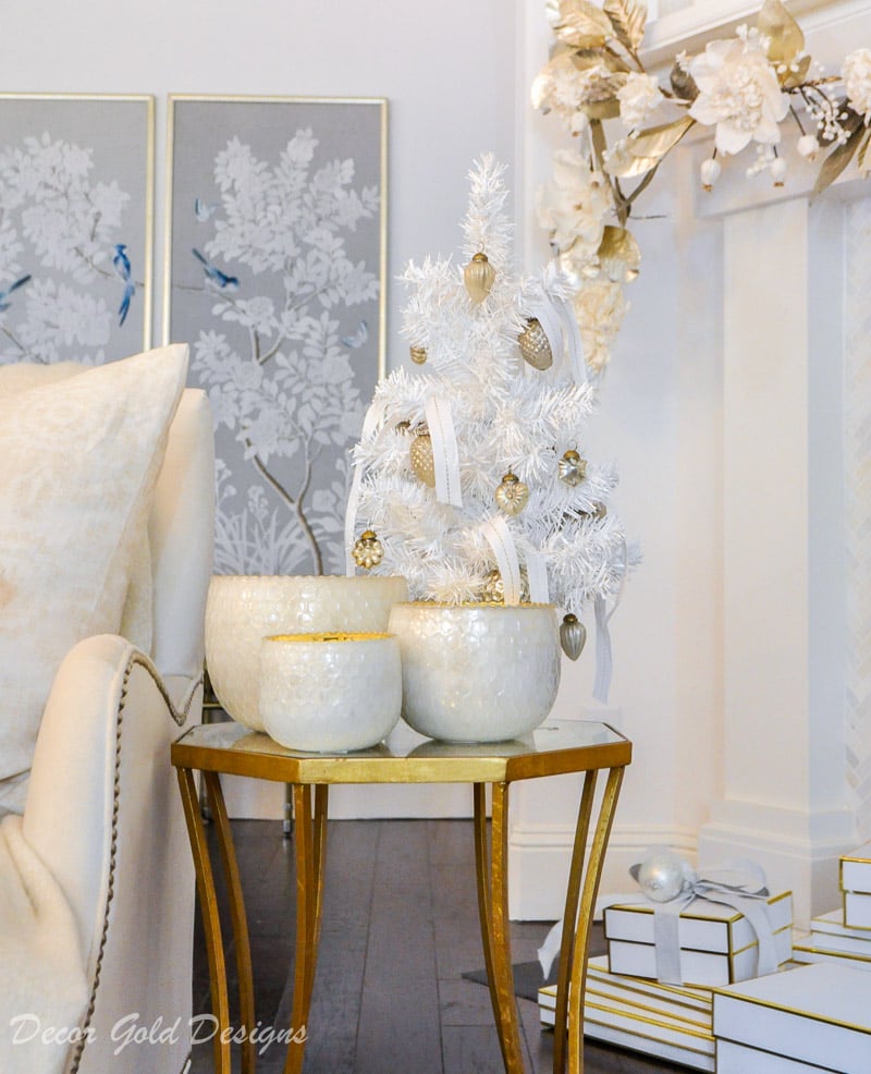 Modern Luxury Vignette with a Small White Christmas Tree and Gold Accents Modern Luxury Vignette with a Small White Christmas Tree and Gold Accents — White Christmas Decor
