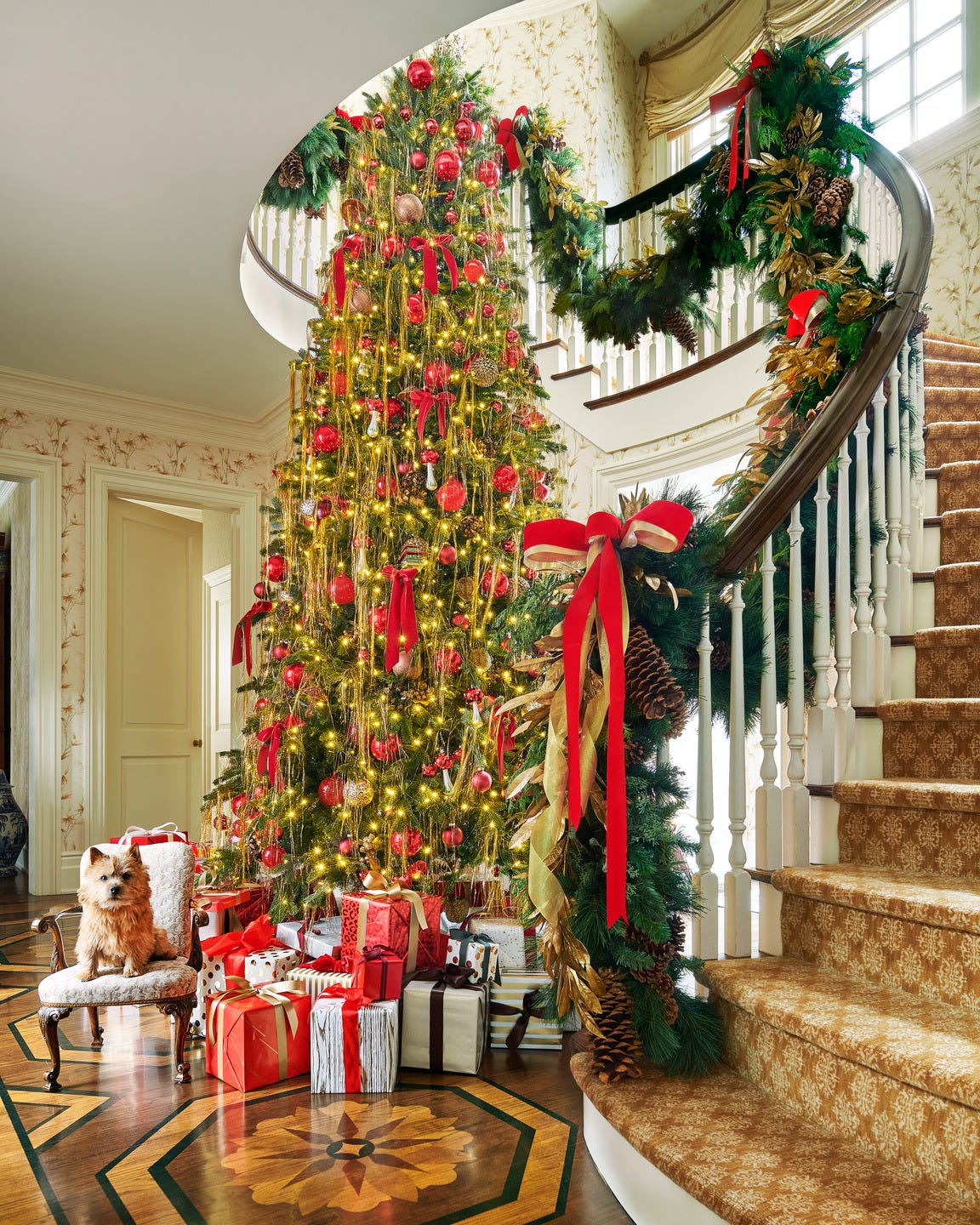 Grand Entryway Tree with Red and Gold Accents Grand Entryway Tree with Red and Gold Accents — Christmas Tree Trends 2026