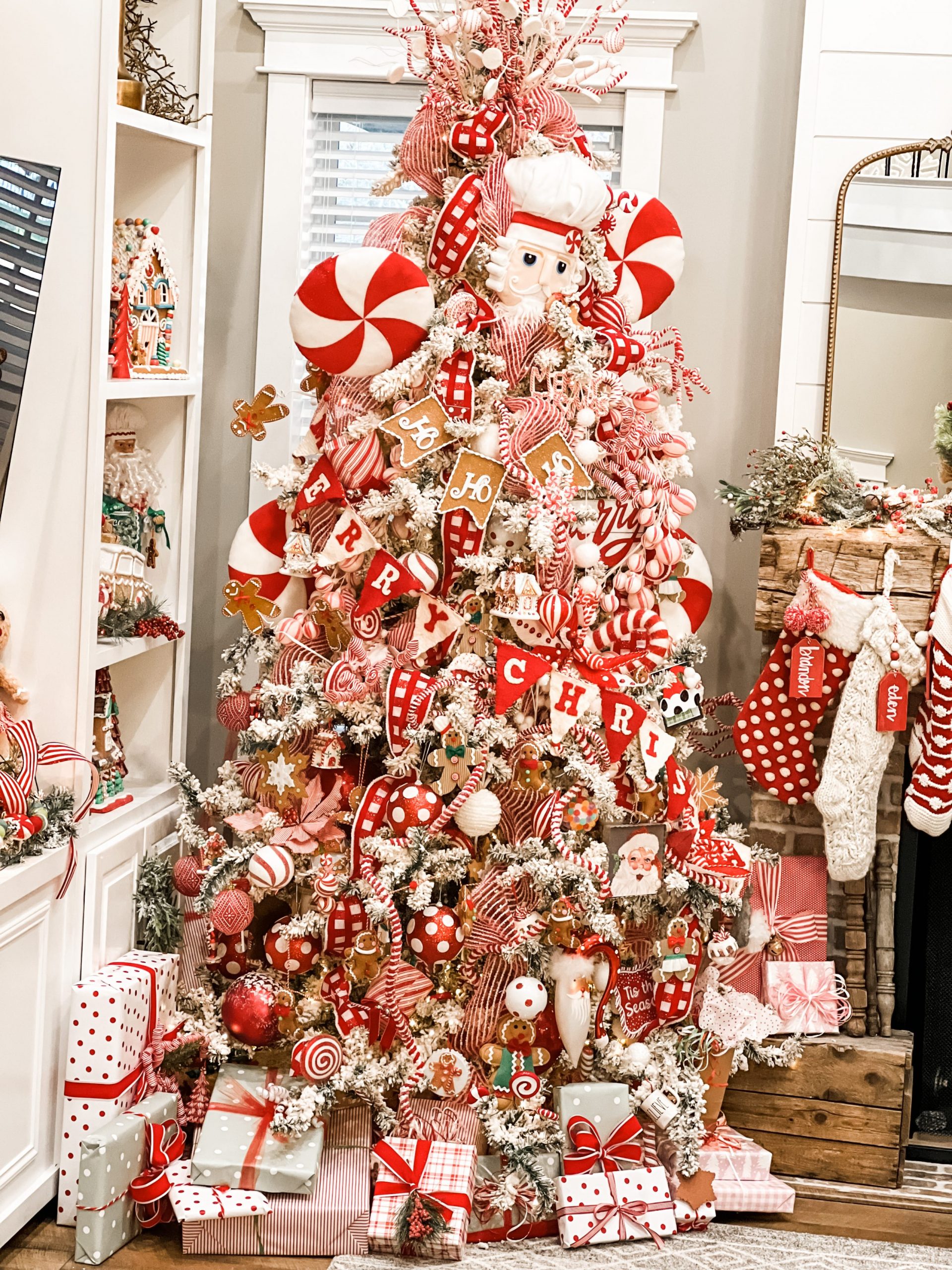 Maximalist Farmhouse Christmas Tree with Gingerbread Cutouts — Gingerbread Christmas Decor